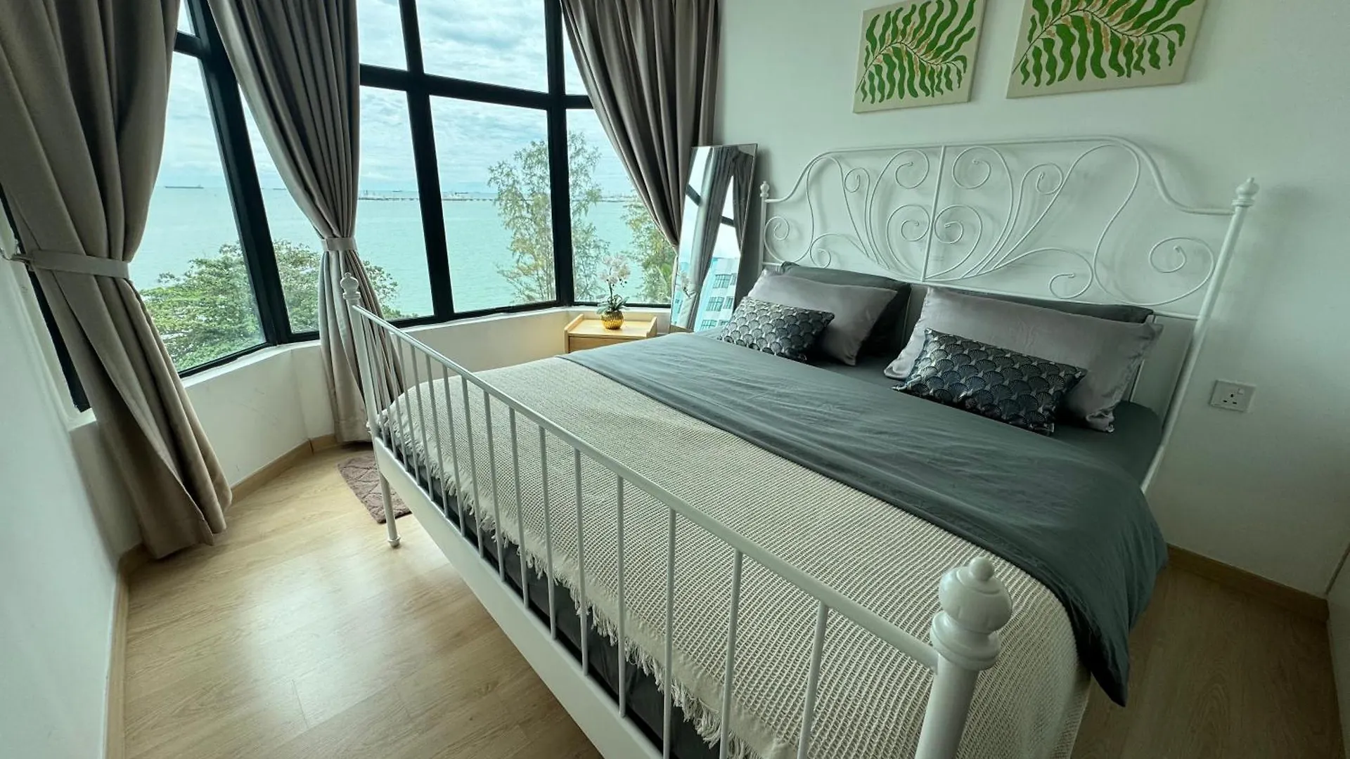 2Br Apartment - Beachfront - Corner Unit - Netflix - Unifi 300Mbps - Mutiara Melaka Pantai Puteri Malaysia